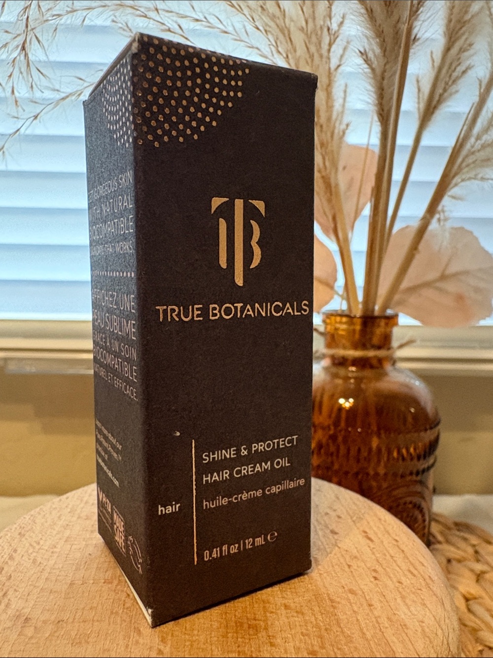 True Botanicals Shine & Protect Hair Cream Oil — Black